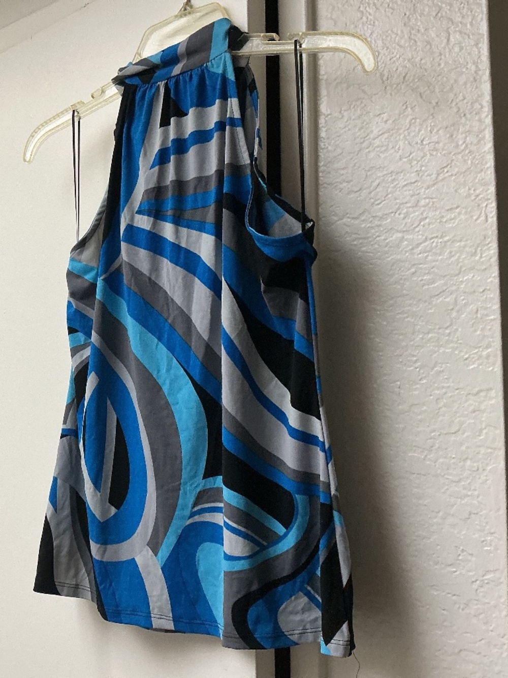 Inc sleeveless halter top with bow at the neck. Y2K multicolored size XL
